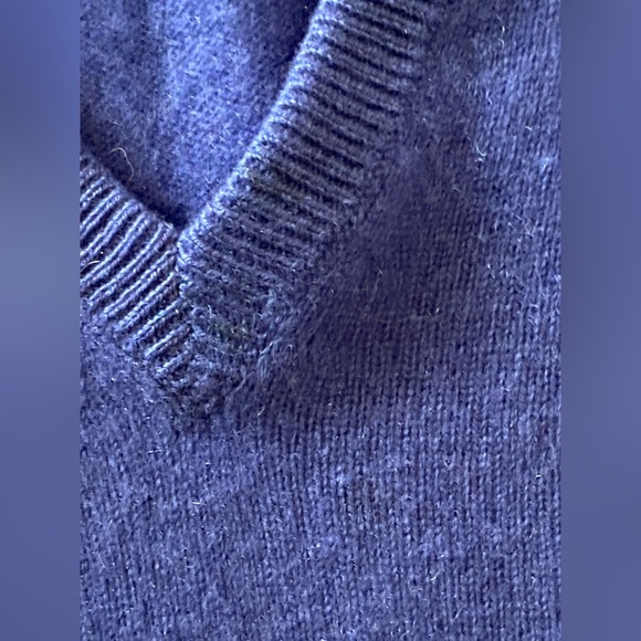 Neiman Marcus Scotland 100% Cashmere Blue v-Neck Men’s Sweater 44 Large - Picture 4 of 8
